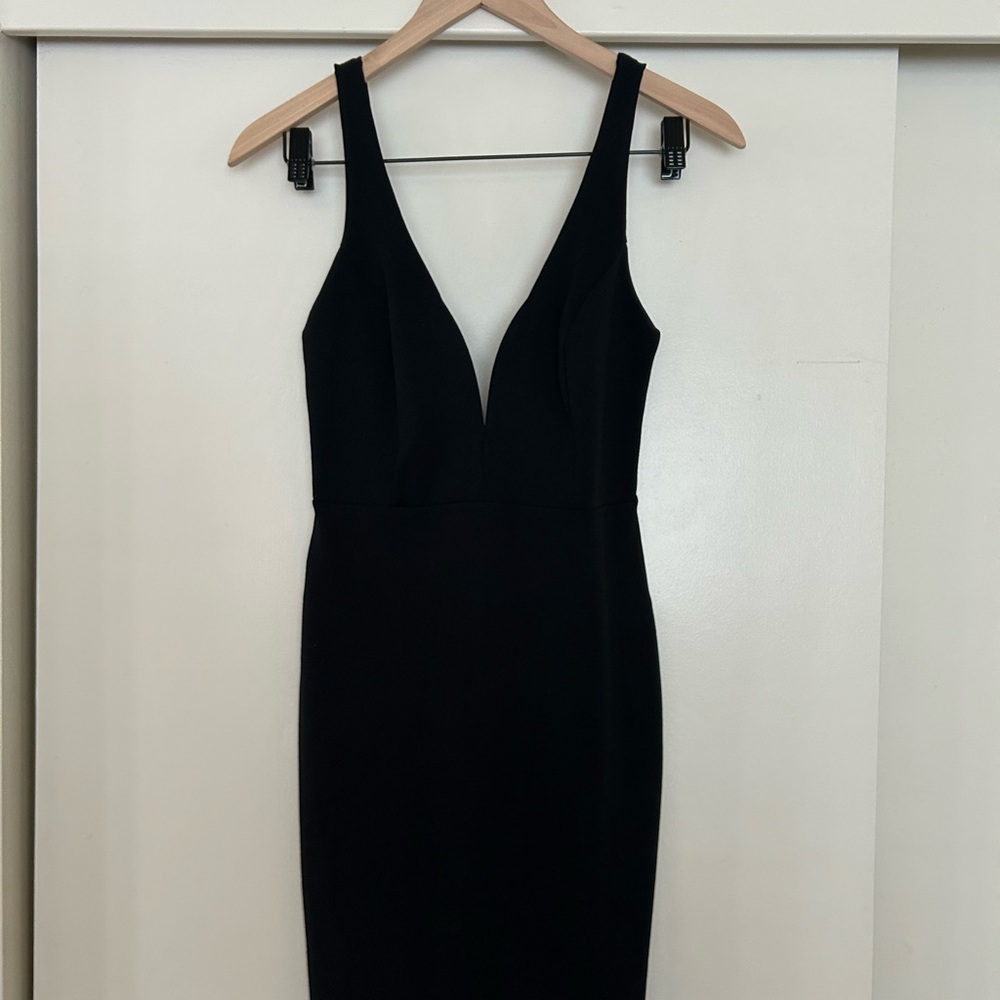 Lulu's Black V-Neck Sheath Cocktail Dress